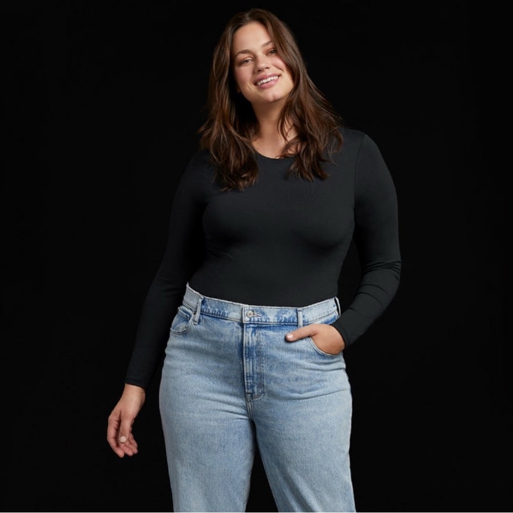 Nuuds Black Seamless Long Sleeve Tee Shirt in Size Medium
